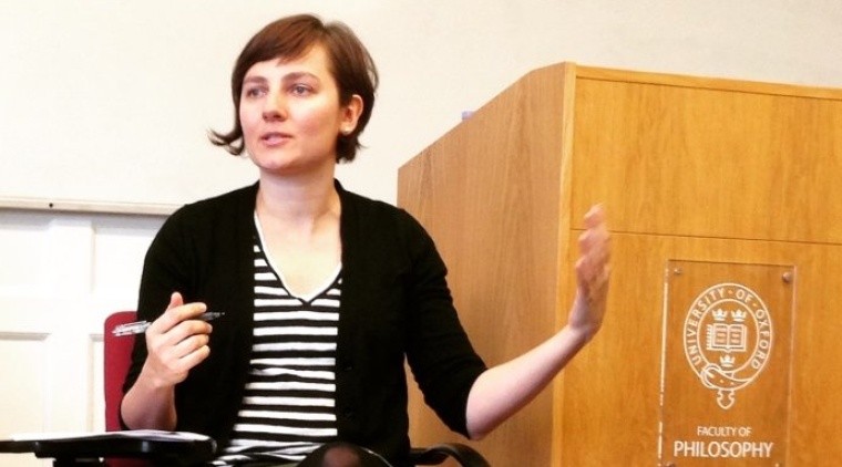 Katia Vavova instructing a class