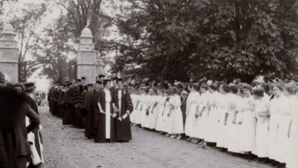 Dedication of the Field Memorial Gate on Founder’s Day, 1912