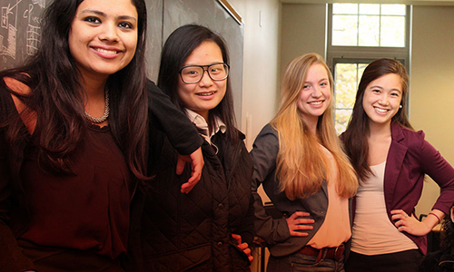 Computer science students in the cocurricular mentorship program Megas and Gigas.