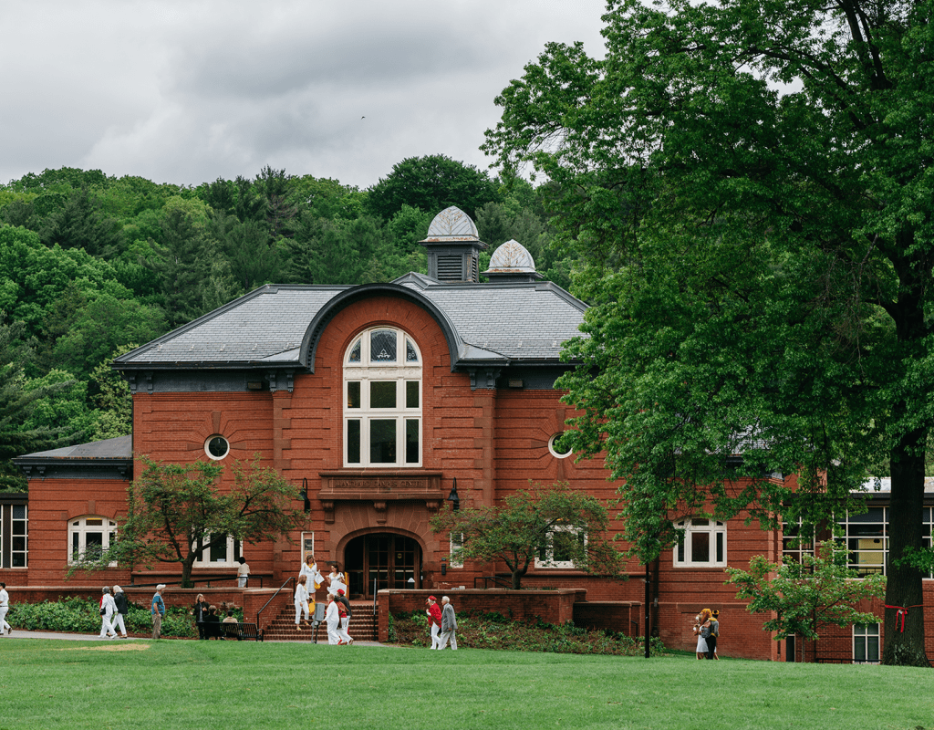 Alums wallking on campus during Reunion weekend