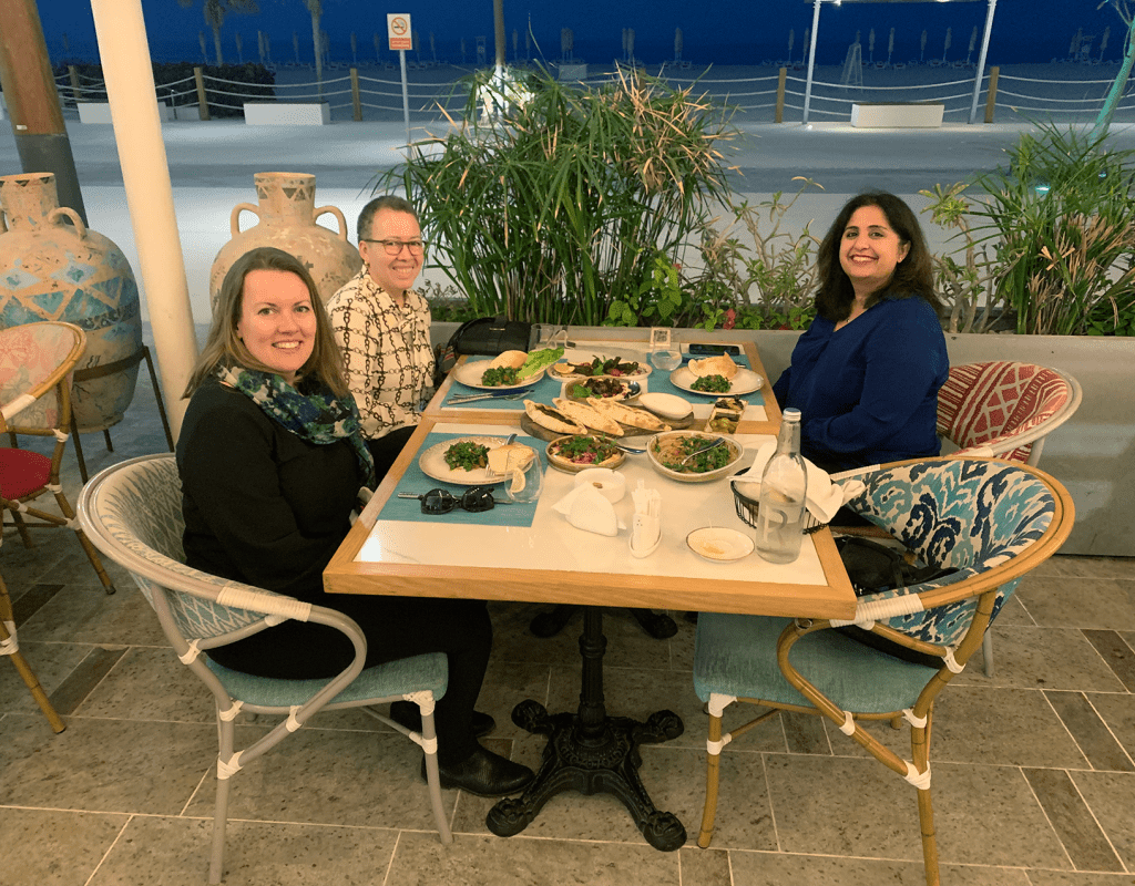 Interim President Tatum and Trisha Tanner ’00 have dinner with Izmeen Adeel Bajwa ‘99 in Abu Dhabi