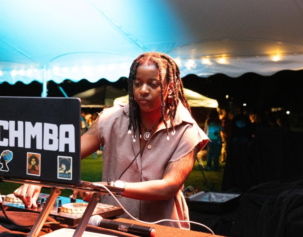 DJ Chmba at the 90s Dance Party