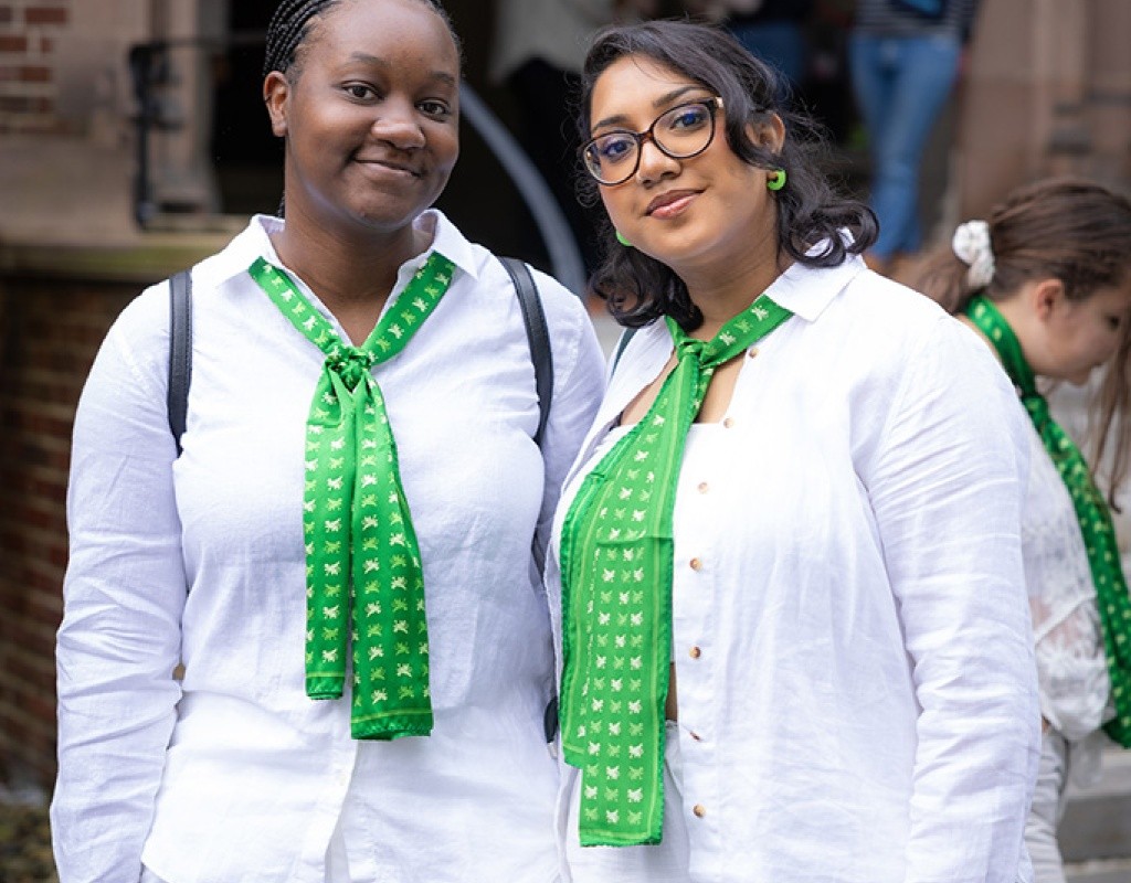 Class of 2025 students pose before the Laurel Parade