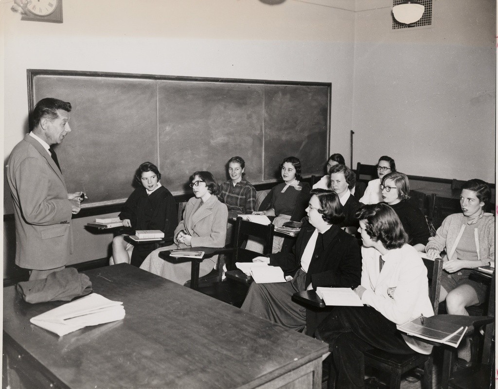 Professor Valentine Giamatti with his students in class