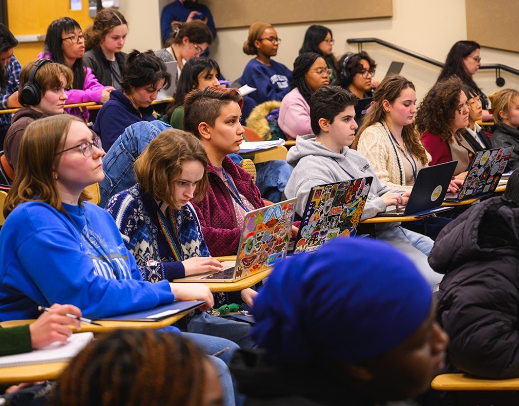 Full room for the Sophomore Institute.