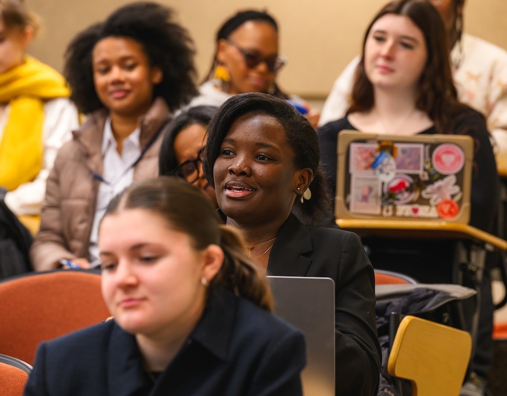Students at the Sophomore Institute at Mount Holyoke College
