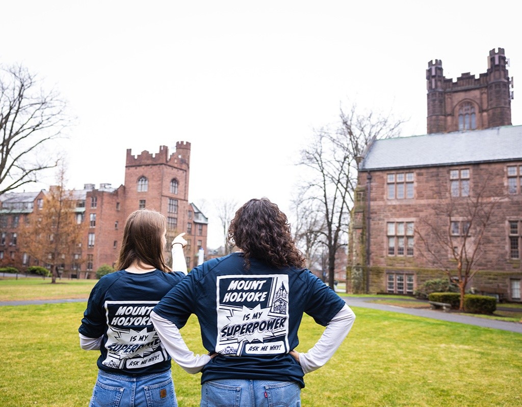 Current student volunteers at Experience MHC! with shirts that read &quot;Mount Holyoke is my superpower. Ask me why!&quot; Photo by Jo Chattman.