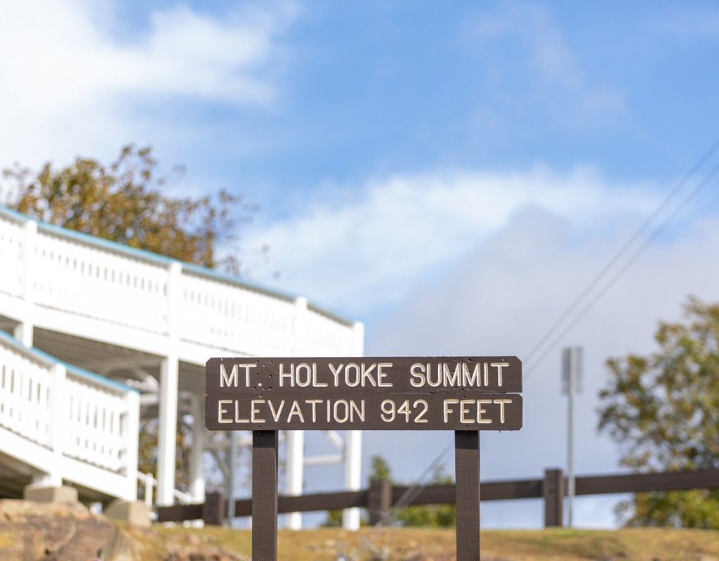 Mount Holyoke summit sign