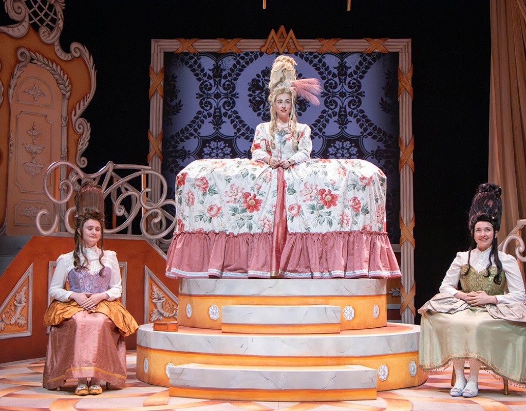 Marie Antoinette, Mount Holyoke