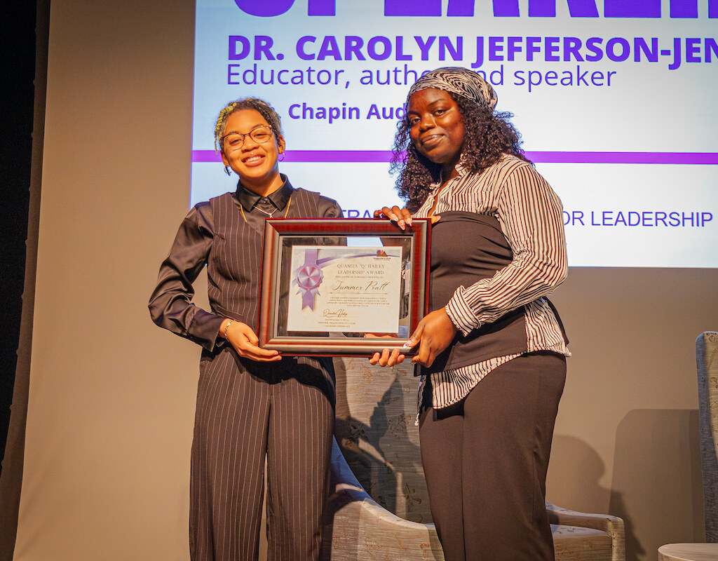 Students pose with Quanita "Q" Bailey Leadership Award, TOCLC 2026