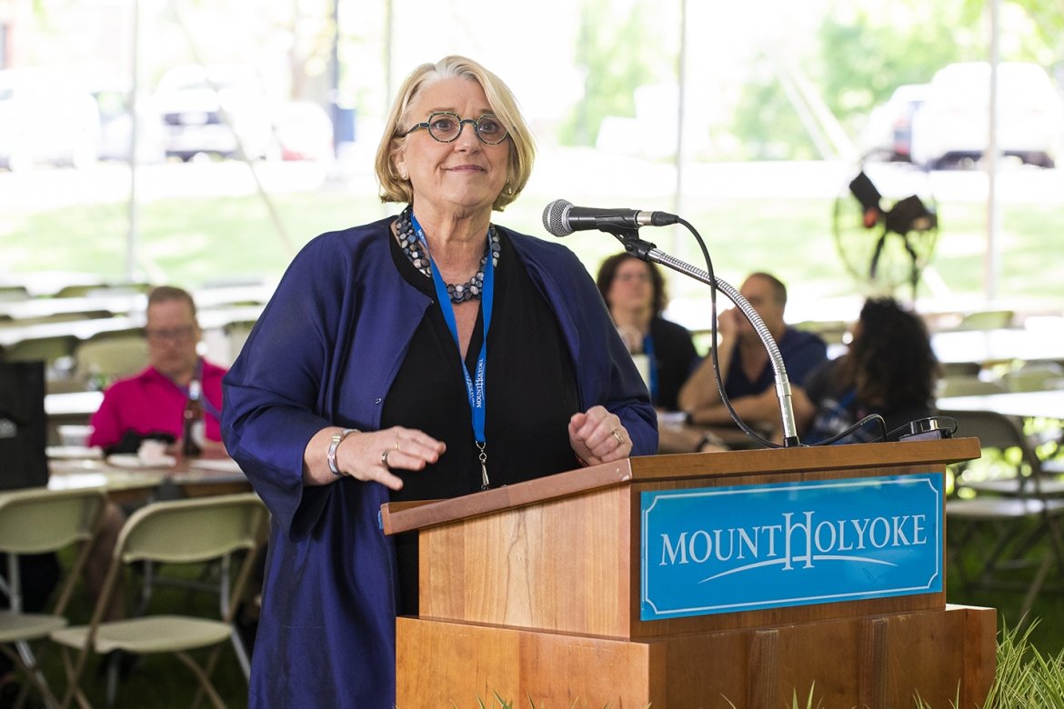 President Sonya Stephens thanked employees for their extraordinary work and support during the COVID-19 pandemic. 