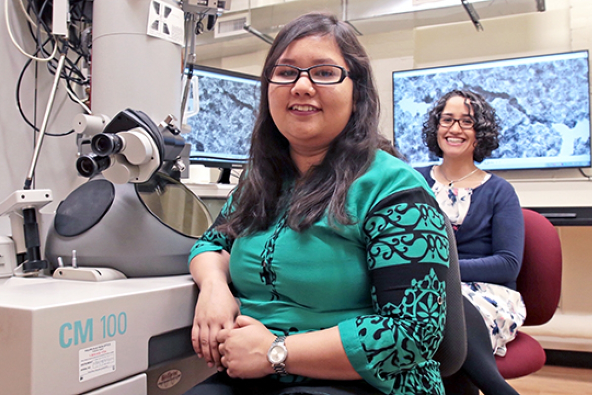 Using Mount Holyoke’s transmission electron microscope, Jennifer Tasneem ’17 worked closely with Blanca Carbajal González ’08 on her thesis on the synthesis of iron oxide nanocubes.