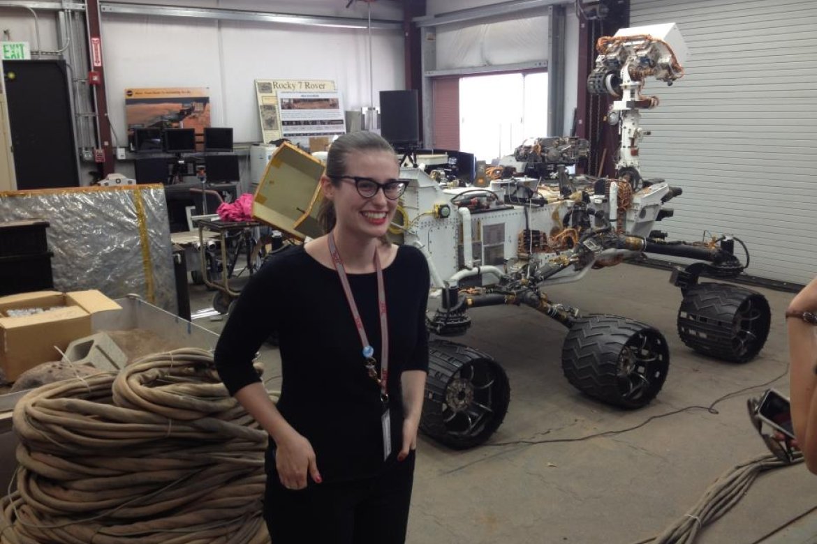 Claire Schwartz ’16 with the Mars Science Laboratory rover