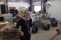 Claire Schwartz ’16 with the Mars Science Laboratory rover