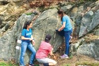 Louisa Radar '18, Clarissa Leight '18, and Laura Breitenfeld '17 on the cover of GSA Today.
