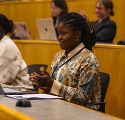 Student claps during a presentation at the Sophomore Institute 2025