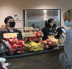 Students making selections at the Kendade Grab-n-Go