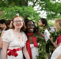 Students at Laurel Day Parade