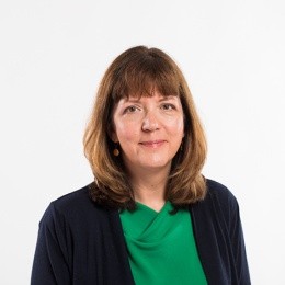 Lisa Stoffer, ssociate vice president for foundation relations and sponsored research, starts at Mount Holyoke College on August 11, 2025.