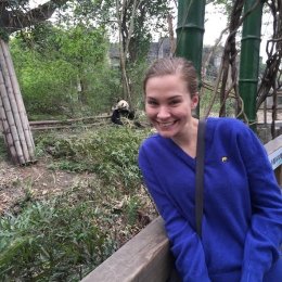 Caitlin Baltzley '16 at the Chengdu Panda Reserve in China.