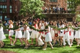 Mount Holyoke seniors carry a laurel chain in an annual parade.