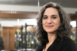 Laura Khoudari ’00