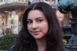 Sindy M ’27 (she/her), Student Ambassador