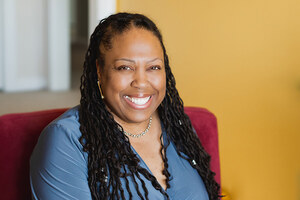 Afrika Afeni Mills, Lecturer, Professional and Graduate Studies