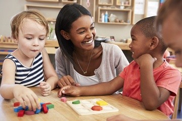 The Urban Teacher Pathways program’s first graduating class was recently featured on Western Massachusetts News.