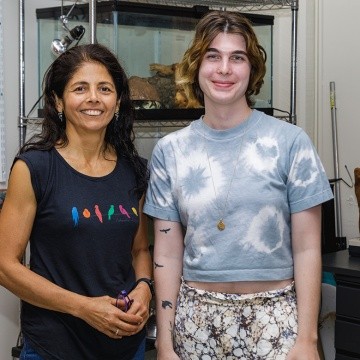 Beckman Scholar Moss Beeler ’26 with mentor Patty Brennan