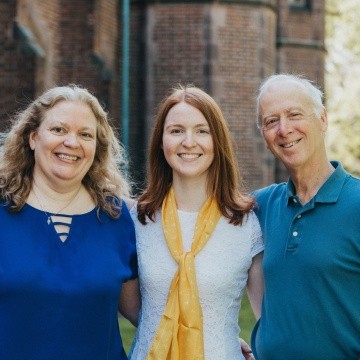Lisa Garrity and her parents at the Laurel Parade