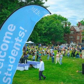Mount Holyoke College New Student Orientation - Community picnic on Skinner Green
