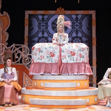 Marie Antoinette, Mount Holyoke