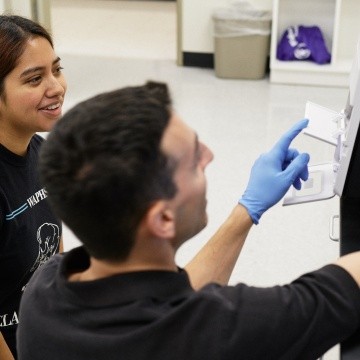 A psychology student working with Jared Schwartzer