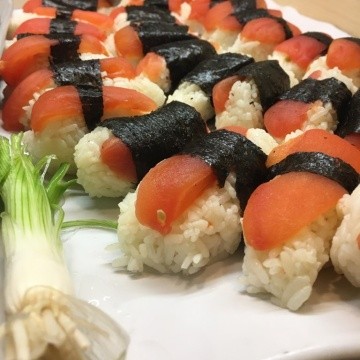Vegan Sushi Tomato Seaweed Wrap