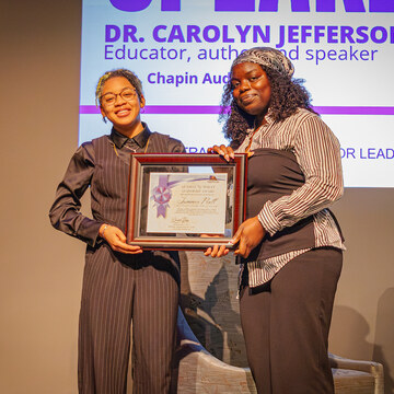 Students pose with Quanita "Q" Bailey Leadership Award, TOCLC 2026