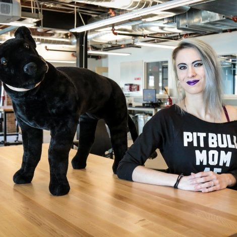 Stella Elwood ’19 poses with her robot dog