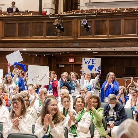 Reunion classes celebrate their classmates’ accomplishments during the 2023 Alumnae Association Annual Meeting.