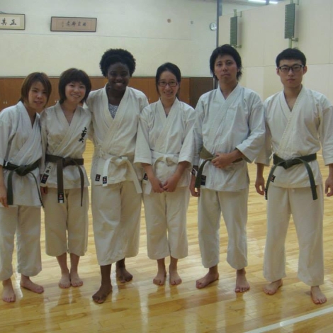Mengjia Wan, fourth from the left, at Sophia University.