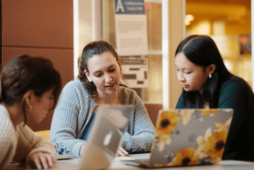 (l-r) Alena Isa '23, Rebecca Kilroy '23, and Nina Fulmer '24