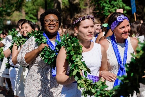 Students carrying the laurel in the Laurel Parade, 2016