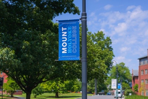 Mount Holyoke banner on the flag post. Photo by Max Wilhelm.