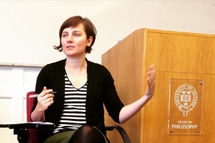 Katia Vavova instructing a class