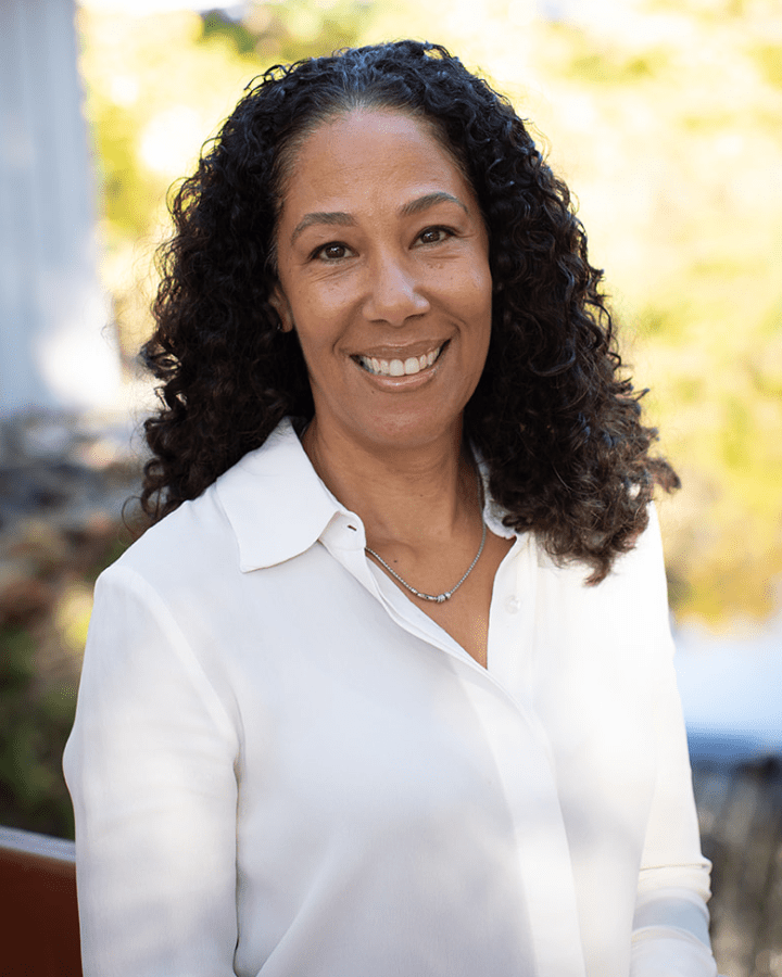 Mona Sutphen ’89