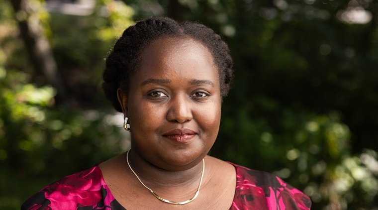 Diane Uwacu on the Mount Holyoke campus in 2023. Photo by Joanna Chattman.