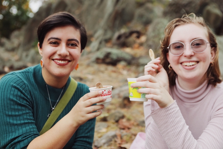Students having ice cream and Italian ices atop Mount Holyoke for Mountain Day 2019.