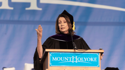 Photo of House Minority Leader Nancy Pelosi giving the 2018 Commencement address.
