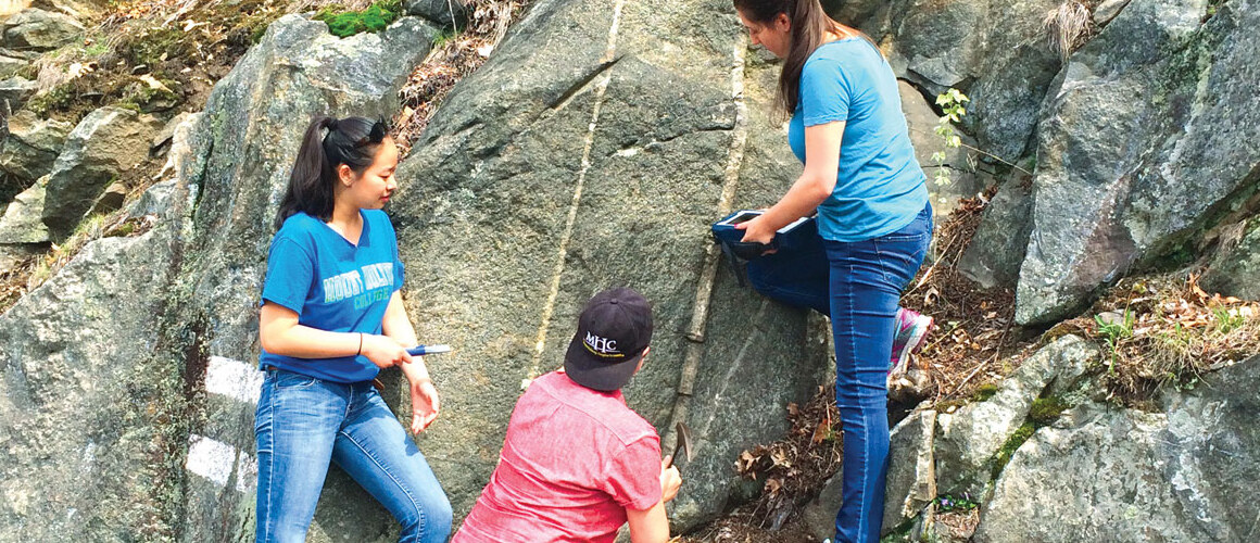 Louisa Radar '18, Clarissa Leight '18, and Laura Breitenfeld '17 on the cover of GSA Today.