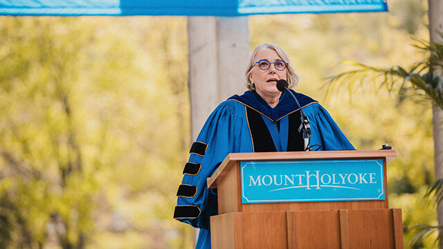 President Sonya Stephens addressed the graduates of 2021 onstage.