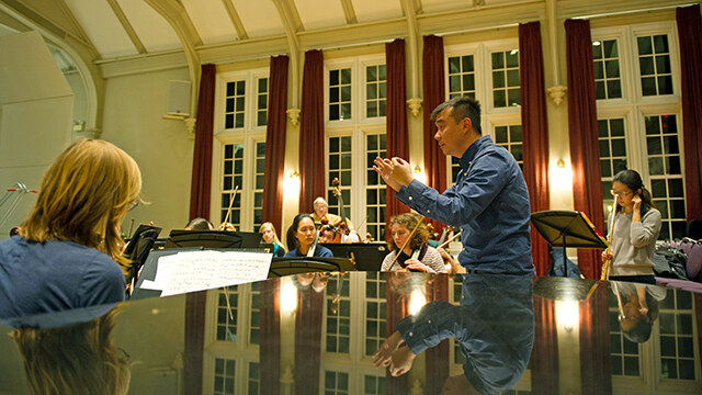 The Mount Holyoke Symphony Orchestra, conducted by Ng Tian Hui